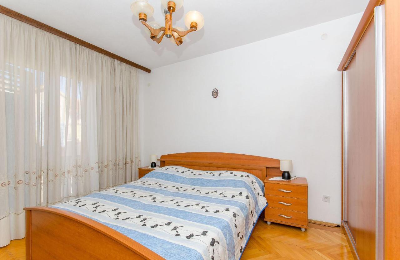 Apartments Kata Supetar Eksteriør bilde