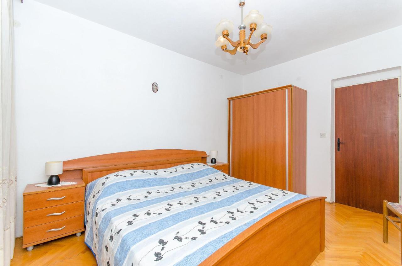 Apartments Kata Supetar Eksteriør bilde