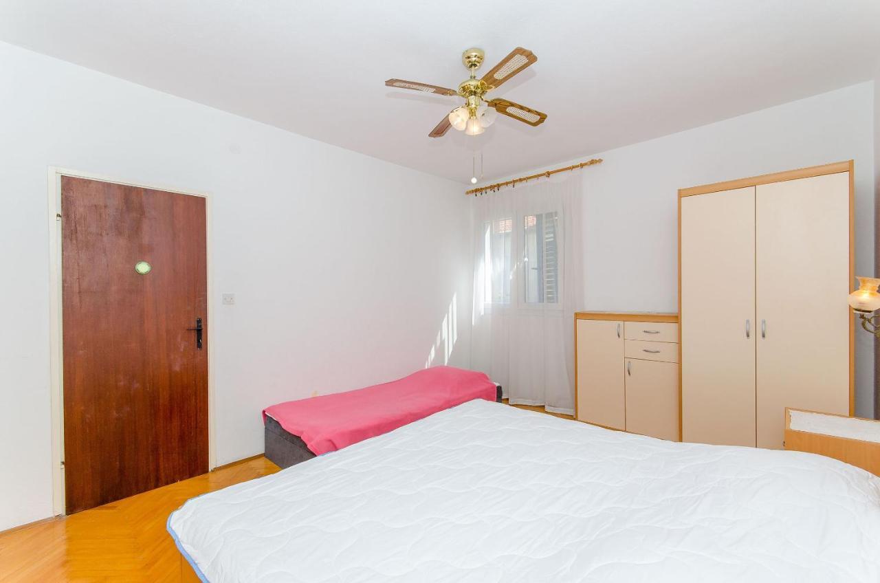 Apartments Kata Supetar Eksteriør bilde